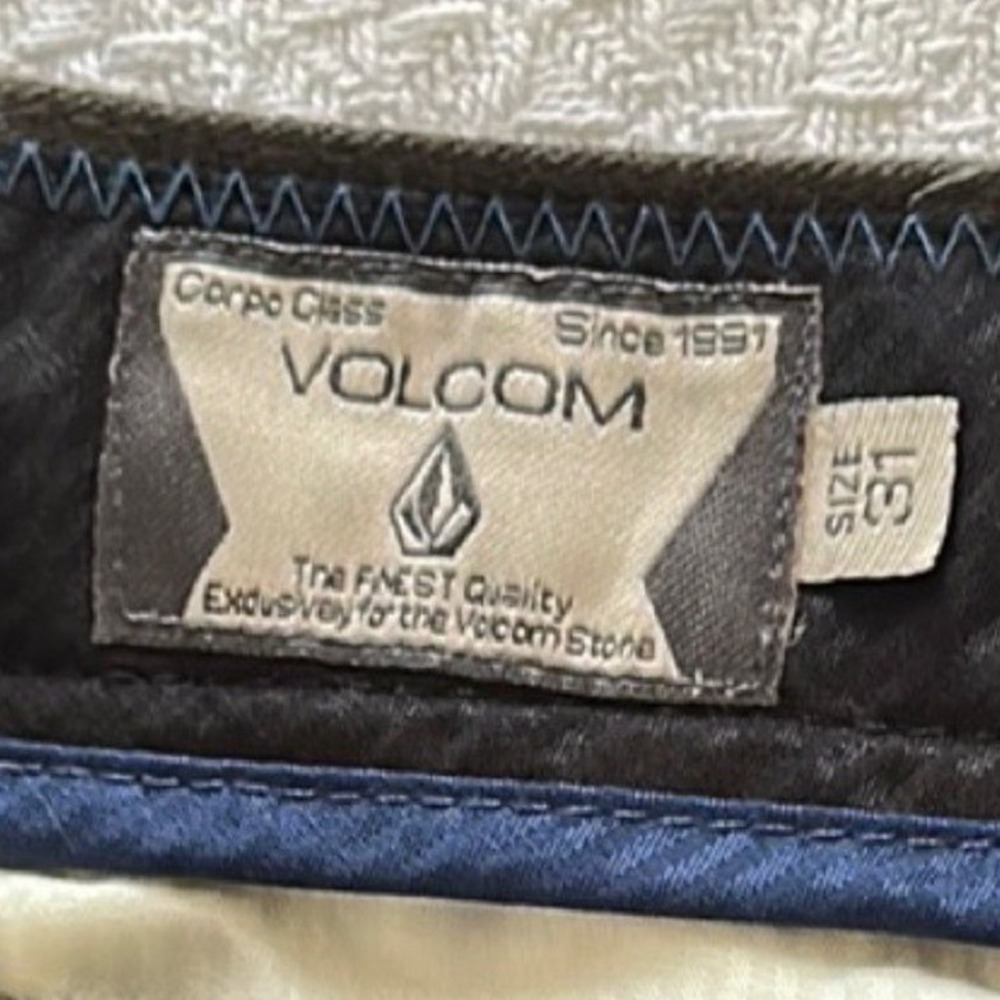Volcom Gray Flat Front‎ Shorts - Picture 6 of 7